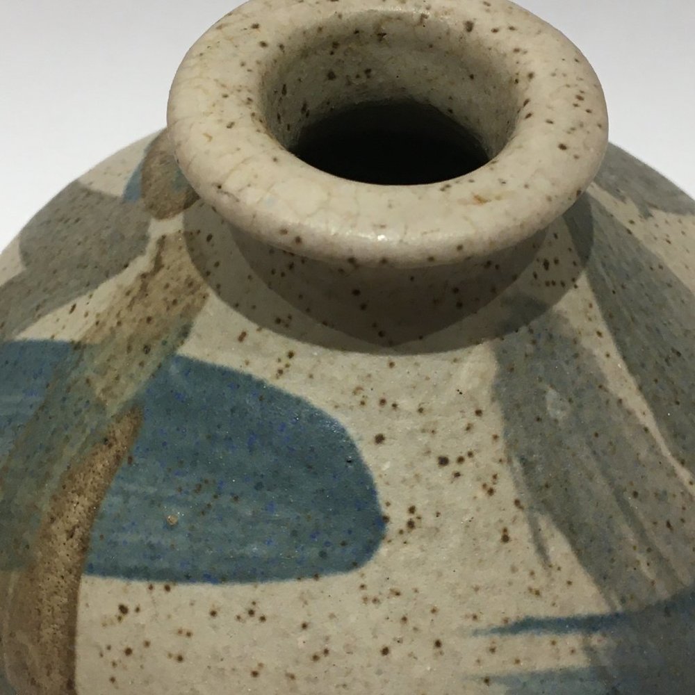 SMALL VASE HAND PAINTED AND SIGNED - Picture 5 of 5